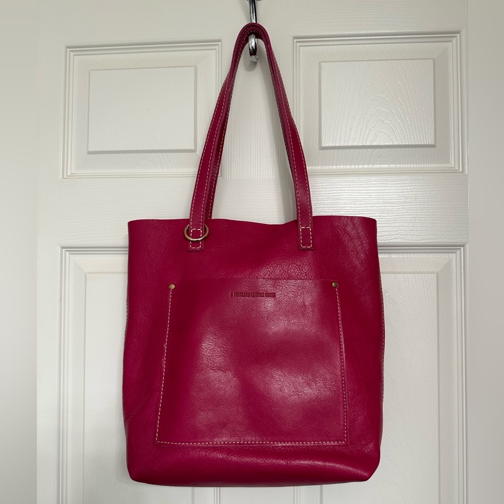 🦄GUC Portland Leather Goods Crossbody Tote in unicorn color Hibiscus 🌺